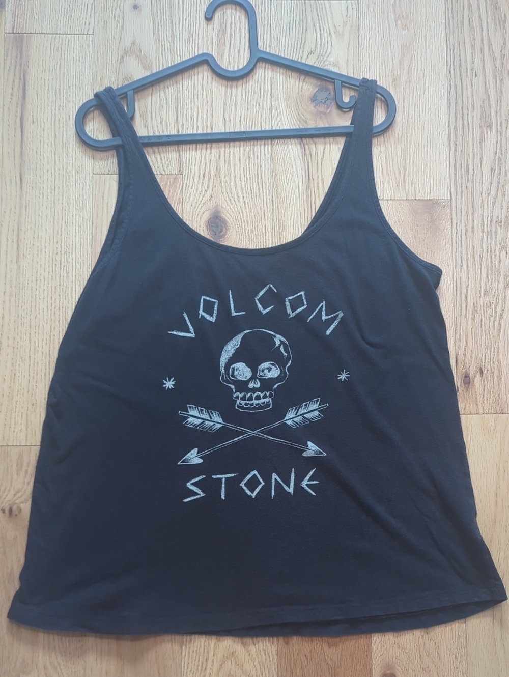 Volcom. Skull & Arrows Tank Top. Size Medium.